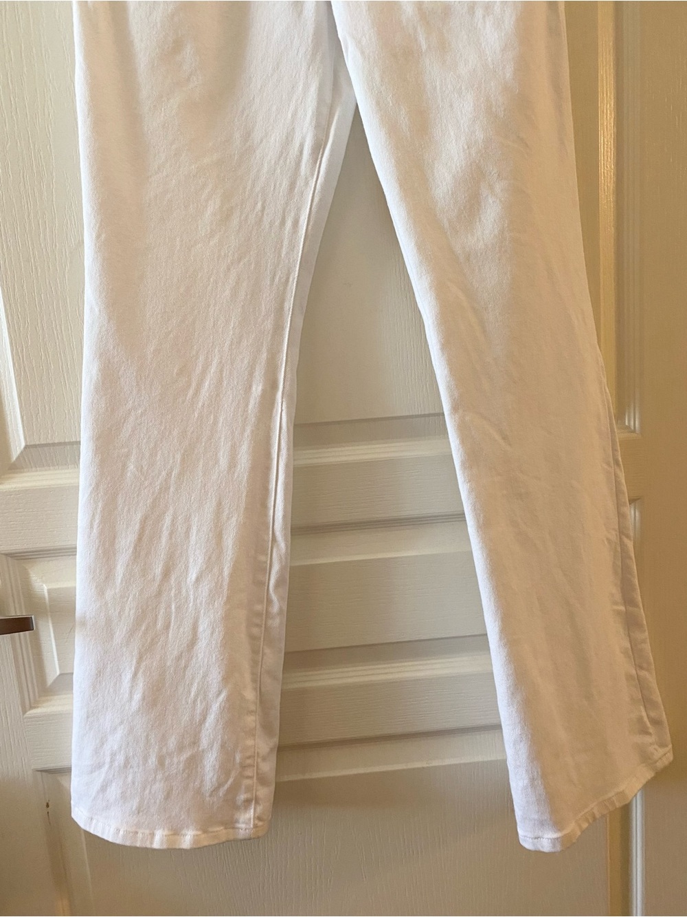 GOOD AMERICAN Classic Bootcut High-Rise Flare Jean in White - 10/30 - Picture 11 of 13